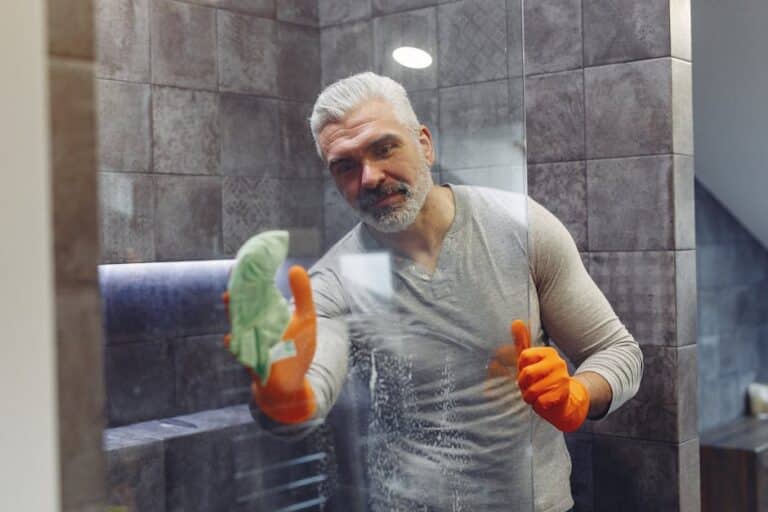 homemade shower cleaner vinegar baking soda